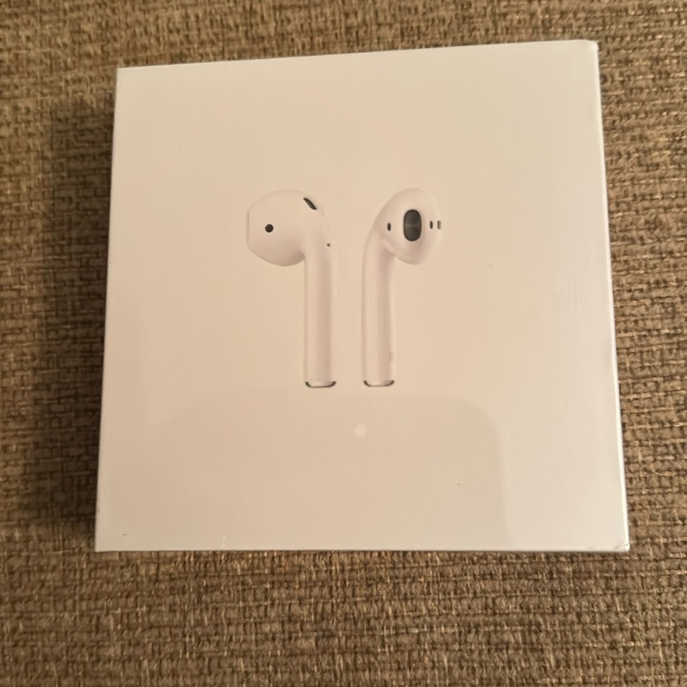 Apple AirPods 2nd generation with charging case